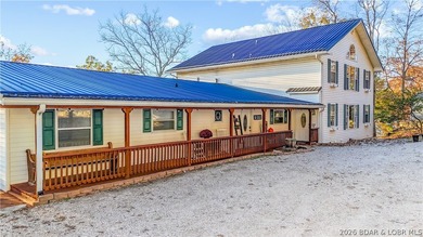 A must-see 10 Bedroom waterfront home. Check out this rare find - photo 8