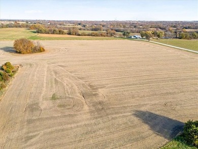 Welcome to an exceptional investment opportunity! Presenting a - photo 4