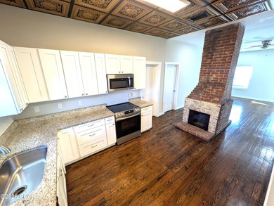 Welcome to this one-of-a-kind custom property with superb - photo 8