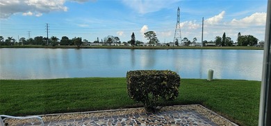 (private lake, pond, coastal) Home For Sale in Pinellas Park Florida
