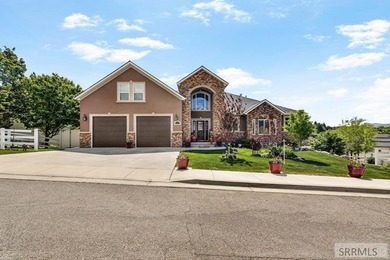 Designed for entertaining and grand scale living, this - photo 2