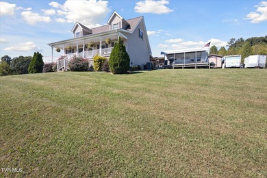 A rare find!!! 3 bedroom 2.5 bath cape cod situated on 3.04 - photo 4