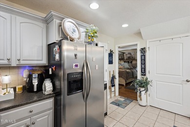 A rare find!!! 3 bedroom 2.5 bath cape cod situated on 3.04 - photo 5