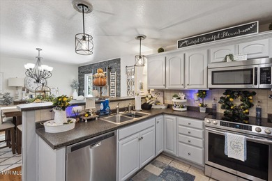 A rare find!!! 3 bedroom 2.5 bath cape cod situated on 3.04 - photo 7