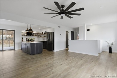 Newley Renovated Throughout!!!! Welcome to this stunning 4 - photo 2