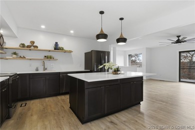 Newley Renovated Throughout!!!! Welcome to this stunning 4 - photo 3