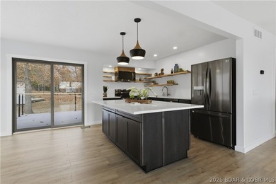 Newley Renovated Throughout!!!! Welcome to this stunning 4 - photo 5