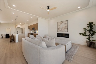 **Now Available*** - Luxury Living in Dallas!** This stunning - photo 7