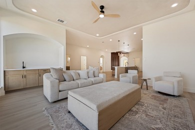 **Now Available*** - Luxury Living in Dallas!** This stunning - photo 8