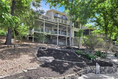 Welcome to 55 Point Hickory Ct. in beautiful Four Seasons, MO! - photo 2