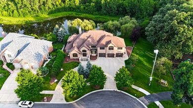 Custom-built and truly one of a kind, this extraordinary 9,000 - photo 2