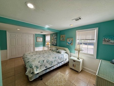 Location, Location, Location! You've probably passed this cute - photo 22