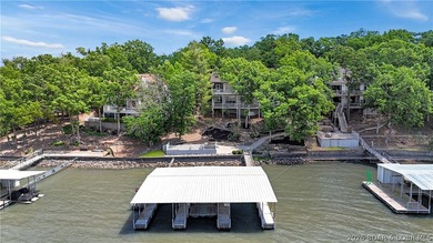 Welcome to 55 Point Hickory Ct. in beautiful Four Seasons, MO! - photo 3