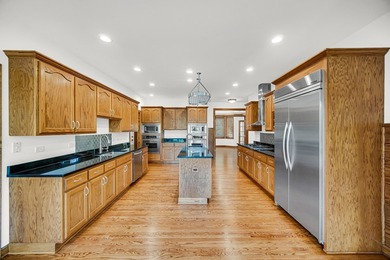 Custom-built and truly one of a kind, this extraordinary 9,000 - photo 7