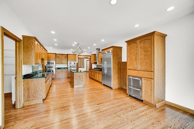 Custom-built and truly one of a kind, this extraordinary 9,000 - photo 9