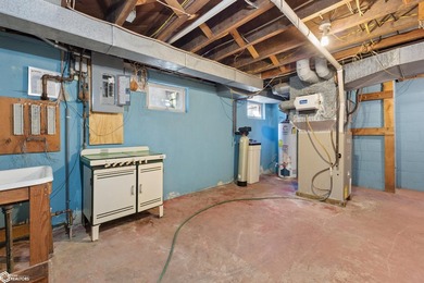 *The Pheasant House on Main* Step into timeless charm with this - photo 40