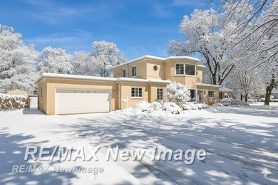 (private lake, pond, creek) Home For Sale in Bay City Michigan