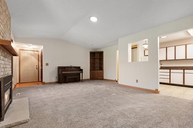 Welcome to 975 Yuma Lane N, featuring a bright four-season porch - photo 5
