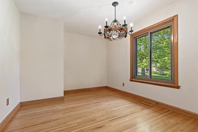 Welcome to 975 Yuma Lane N, featuring a bright four-season porch - photo 10