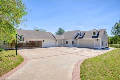 Timeless estate on nearly 5 acres in the gated Wyndermere - photo 13