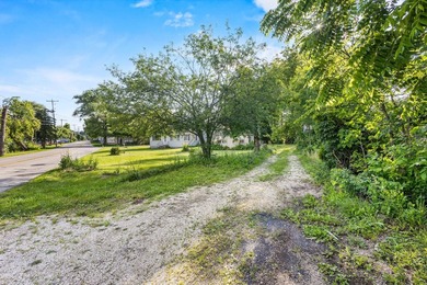 Set along the shores of Tichigan Lake and the Fox River - photo 13
