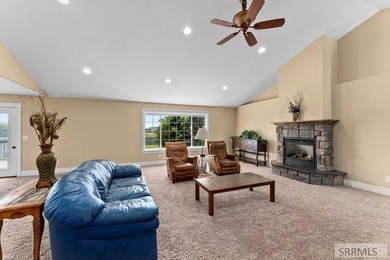 Welcome to luxury living in the prestigious Jefferson Hills Golf - photo 10