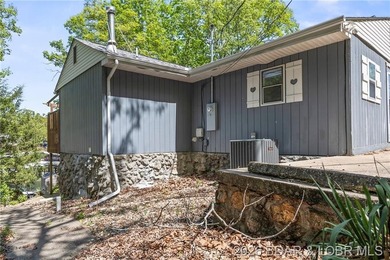 Newer HVAC, roof and gutters, water heater, and appliances - photo 9