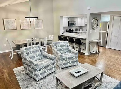 GREAT RENTAL HISTORY on this recently renovated townhome with a - photo 3