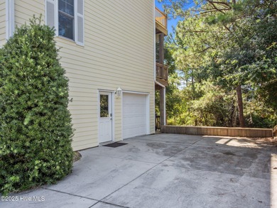 Coastal Comfort in Dolphin's Ridge - Custom-Built & Close to the