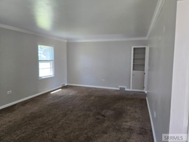 Great home in a wonderful neighborhood in St. Anthony. This home - photo 9