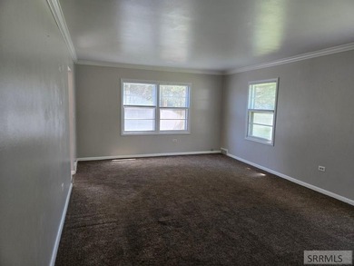 Great home in a wonderful neighborhood in St. Anthony. This home - photo 10