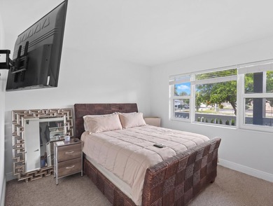Boater's paradise awaits! This exceptional pet-friendly - photo 26