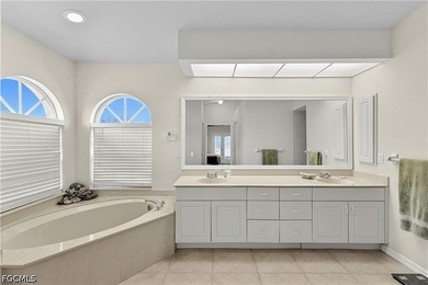 Welcome to this beautifully updated 4-bedroom plus den, 2.5-bath - photo 14