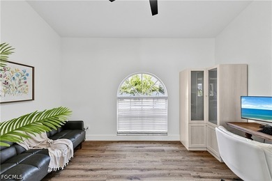 Welcome to this beautifully updated 4-bedroom plus den, 2.5-bath - photo 17