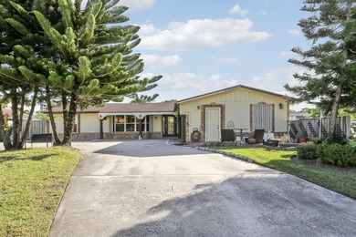 Spacious pool home in the desirable neighborhood of Garden Isles - photo 19