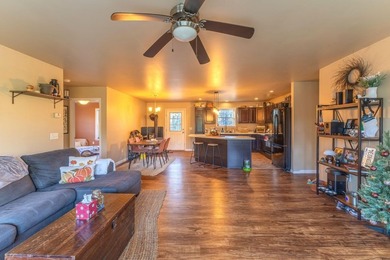 Enjoy privacy and comfort in this inviting 3-bedroom, 2 full - photo 22