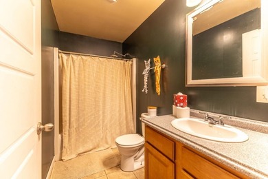 Enjoy privacy and comfort in this inviting 3-bedroom, 2 full - photo 23