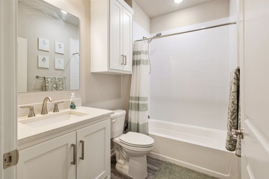 Practically new 3-2 home featuring quartz countertops, custom - photo 23