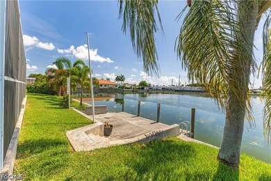 Welcome to this beautifully updated 4-bedroom plus den, 2.5-bath - photo 25
