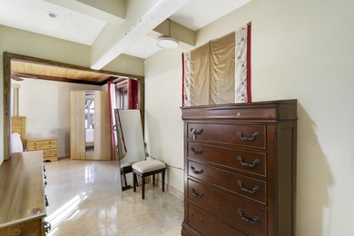 Spacious pool home in the desirable neighborhood of Garden Isles - photo 28