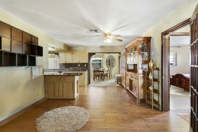 Spacious pool home in the desirable neighborhood of Garden Isles - photo 32