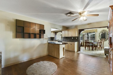 Spacious pool home in the desirable neighborhood of Garden Isles - photo 33