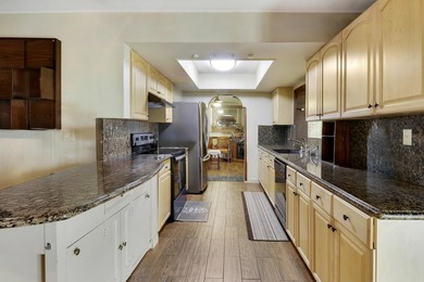 Spacious pool home in the desirable neighborhood of Garden Isles - photo 34