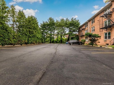 Welcome home to this charming 1-bedroom top-floor walk-up - photo 12