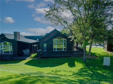 Experience resort-style living in this spacious 1 bed, 1 bath - photo 1