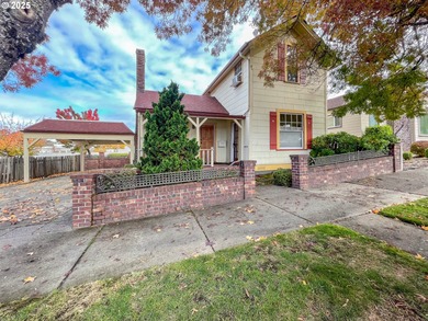 South Umpqua River Home For Sale in Roseburg Oregon