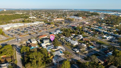 Just off Thomas Drive and directly across from Publix, this - photo 4