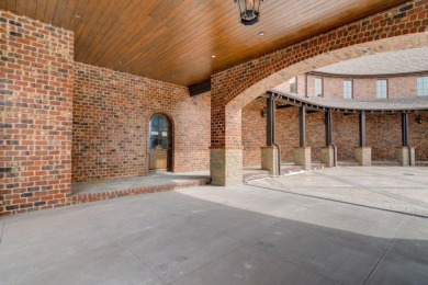 Spectacular Gated Estate on 104 Lakefront Acres! - photo 11