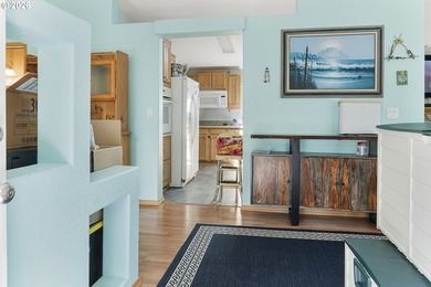 Enjoy spacious, comfortable living in this well-maintained - photo 10