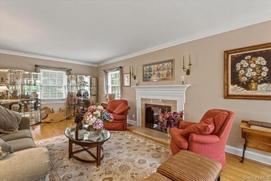 Beautifully landscaped Center Hall Colonial in a most desirable - photo 14